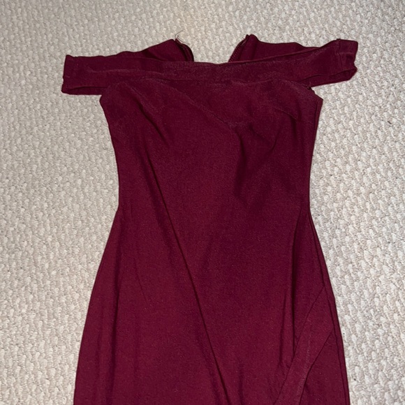 Off the shoulder dress - Picture 2 of 3